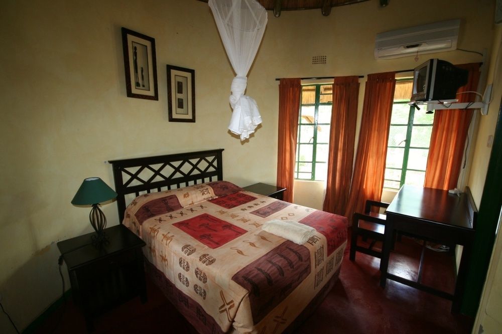 Lesoma Valley Lodge คาซาเนอ ภายนอก รูปภาพ