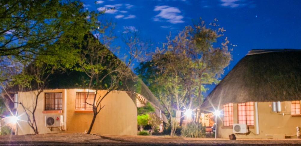 Lesoma Valley Lodge คาซาเนอ ภายนอก รูปภาพ