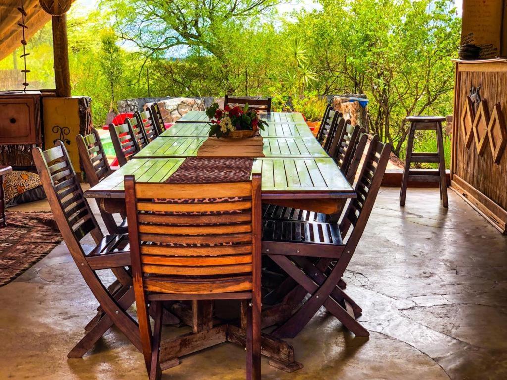 Lesoma Valley Lodge คาซาเนอ ภายนอก รูปภาพ